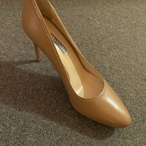 PRADA size 41 1/2 : Nude Patent Calfskin Pumps